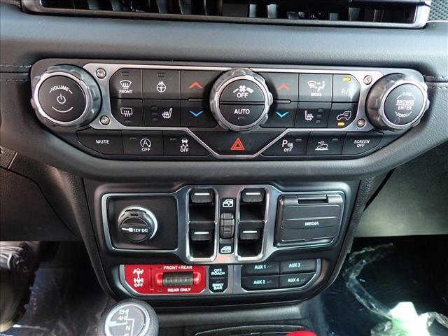 new 2025 Jeep Wrangler car, priced at $61,789