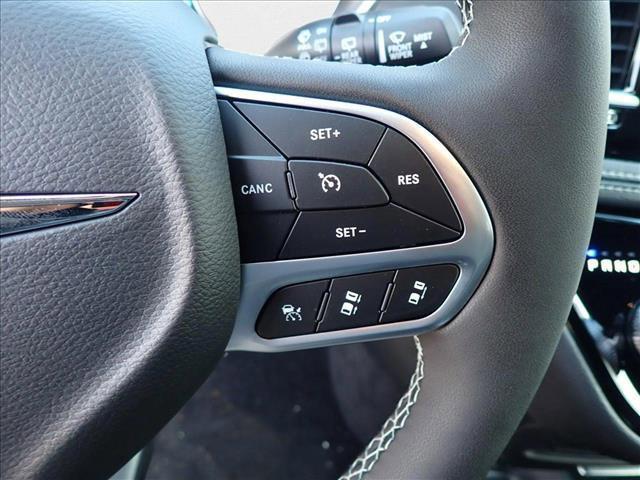 new 2025 Chrysler Pacifica car, priced at $43,024