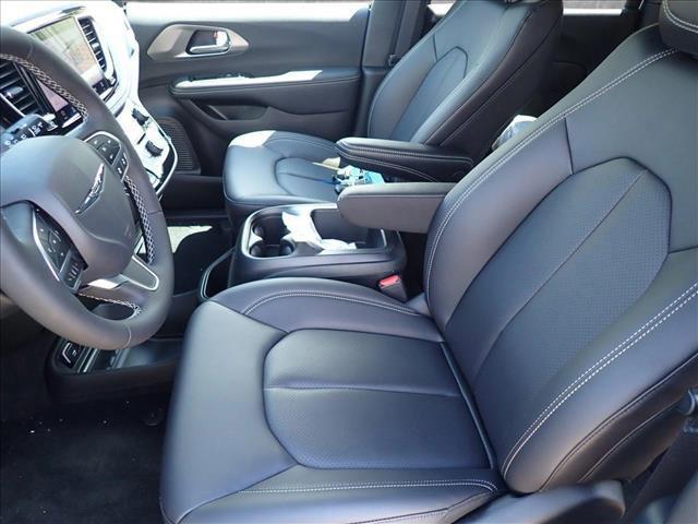 new 2025 Chrysler Pacifica car, priced at $46,524