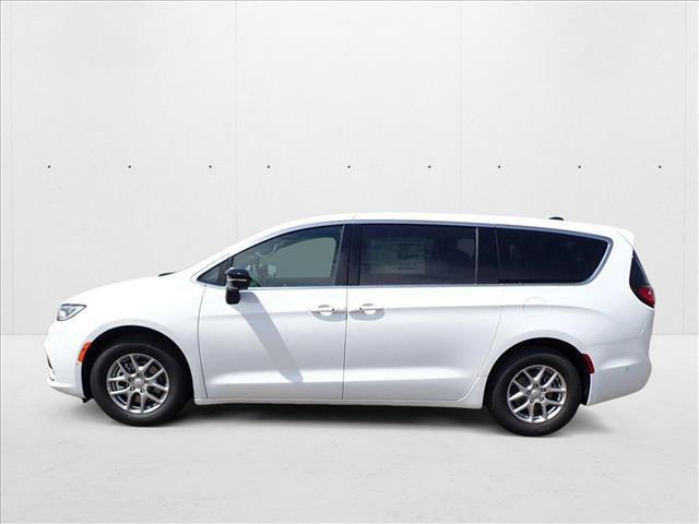 new 2025 Chrysler Pacifica car, priced at $43,024