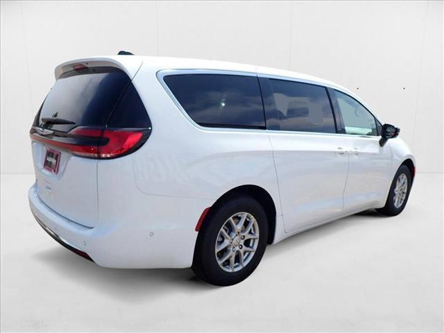 new 2025 Chrysler Pacifica car, priced at $43,024