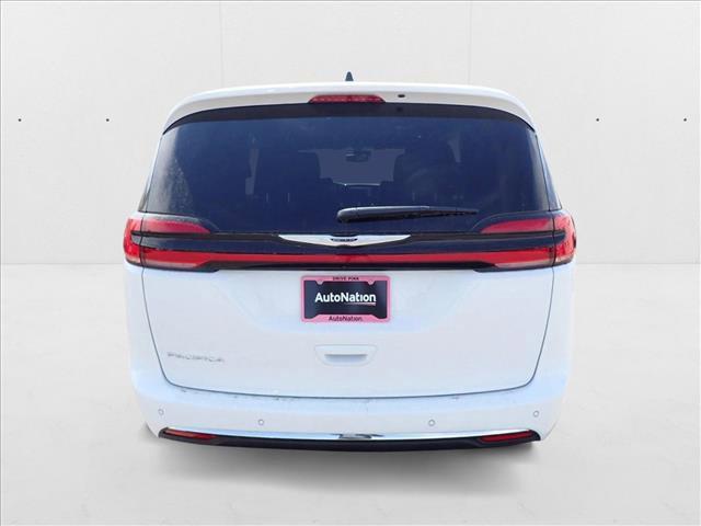 new 2025 Chrysler Pacifica car, priced at $43,024