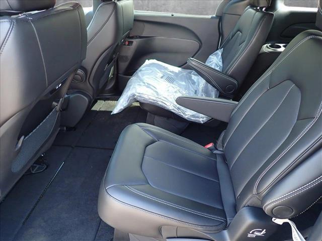 new 2025 Chrysler Pacifica car, priced at $46,524