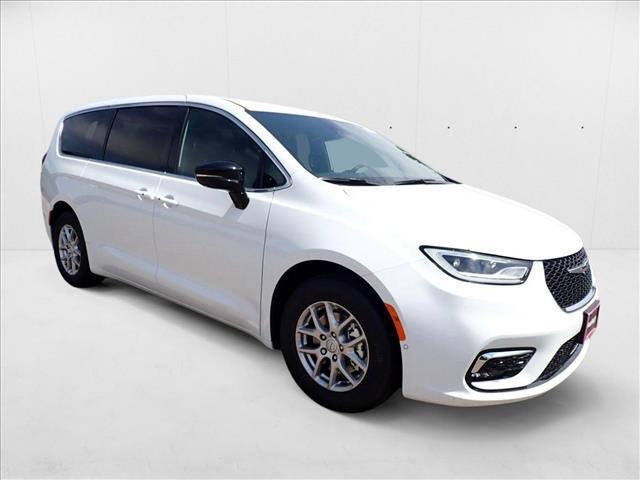 new 2025 Chrysler Pacifica car, priced at $43,024