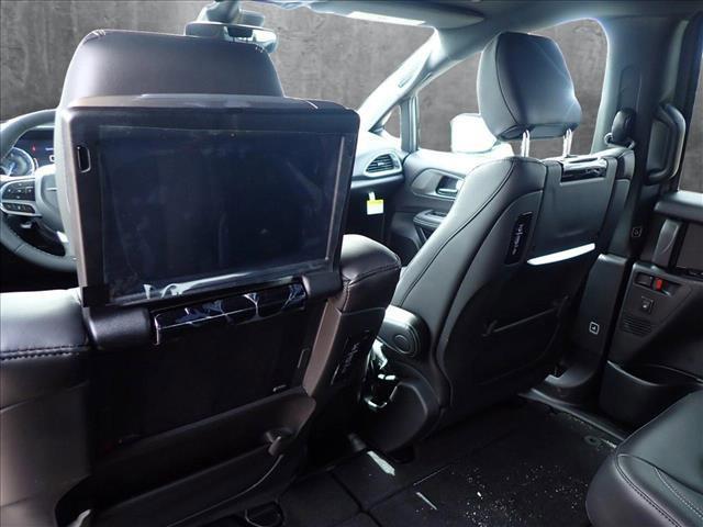 new 2025 Chrysler Pacifica car, priced at $51,797