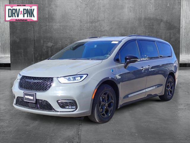 new 2025 Chrysler Pacifica Hybrid car, priced at $59,652