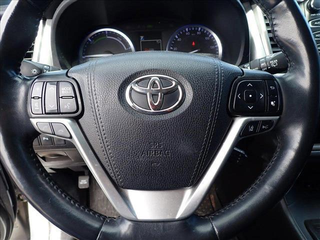 used 2019 Toyota Highlander Hybrid car, priced at $30,338