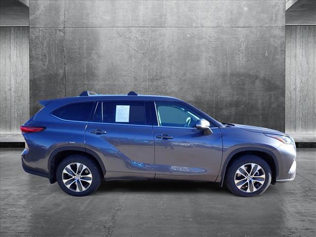 used 2022 Toyota Highlander car, priced at $38,665