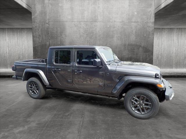 new 2024 Jeep Gladiator car, priced at $40,882