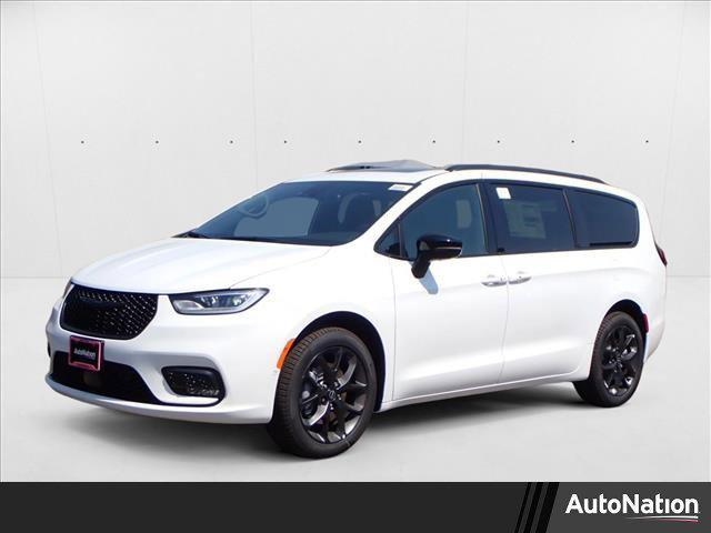 new 2026 Chrysler Pacifica car, priced at $57,779