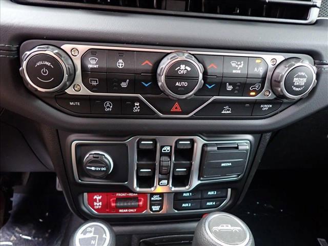 new 2025 Jeep Gladiator car, priced at $57,179