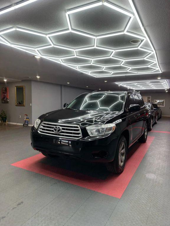 used 2010 Toyota Highlander car, priced at $6,999