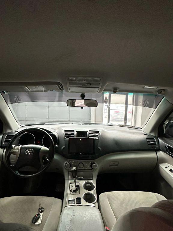 used 2010 Toyota Highlander car, priced at $6,999