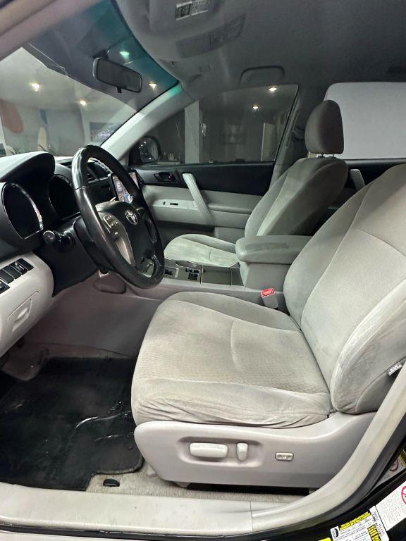 used 2010 Toyota Highlander car, priced at $6,999