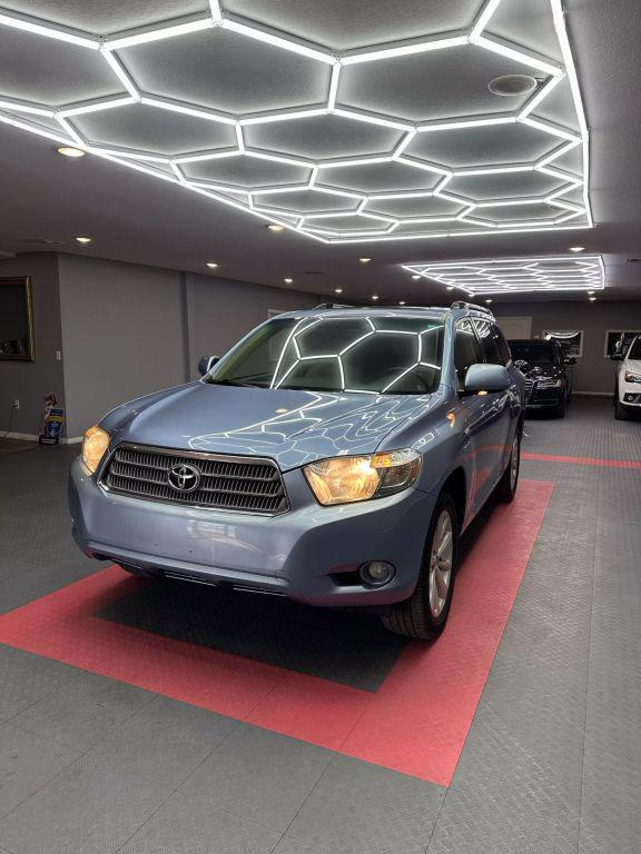 used 2010 Toyota Highlander Hybrid car, priced at $11,699