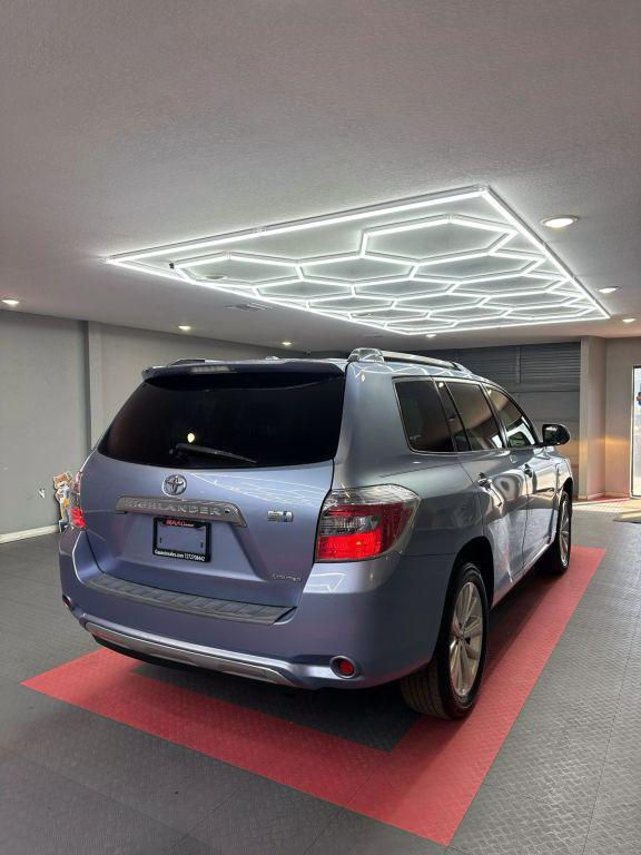 used 2010 Toyota Highlander Hybrid car, priced at $11,699