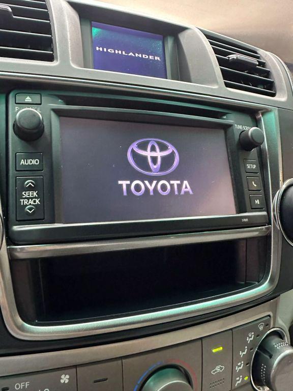 used 2013 Toyota Highlander car, priced at $9,999