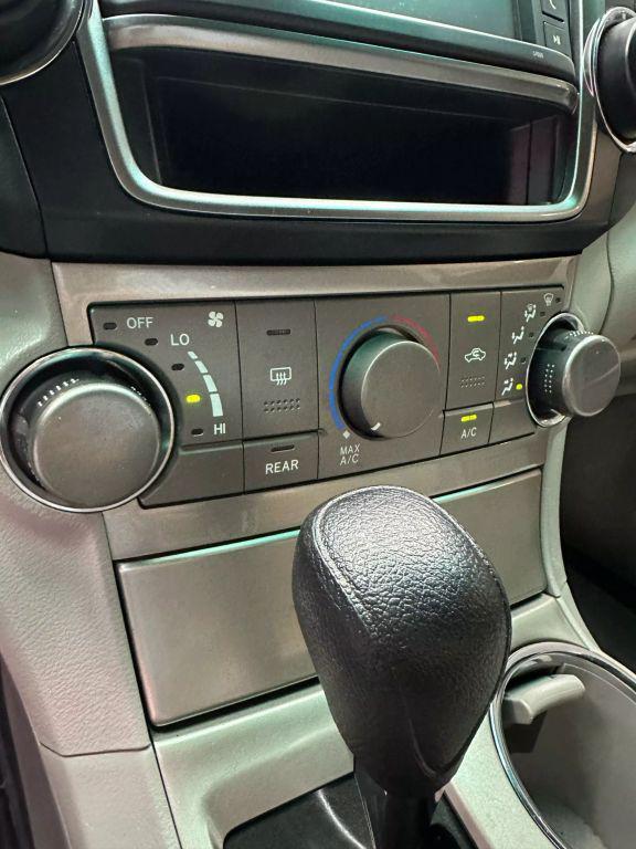 used 2013 Toyota Highlander car, priced at $9,999