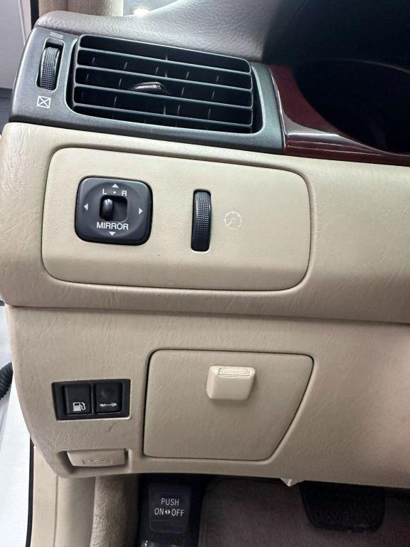used 2004 Lexus ES 330 car, priced at $4,999