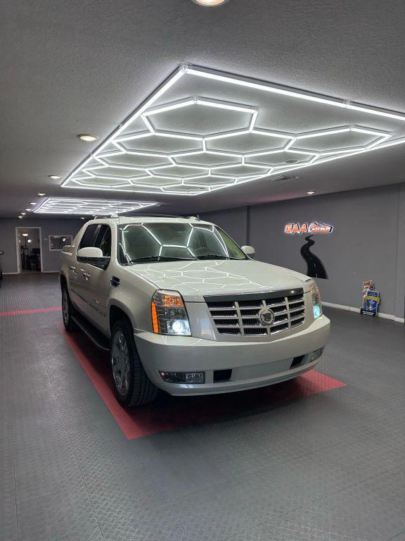 used 2008 Cadillac Escalade EXT car, priced at $13,499
