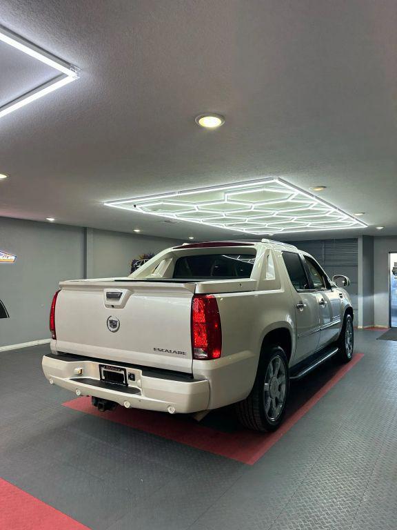 used 2008 Cadillac Escalade EXT car, priced at $13,499