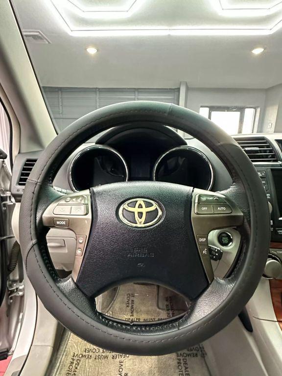 used 2010 Toyota Highlander car, priced at $10,699