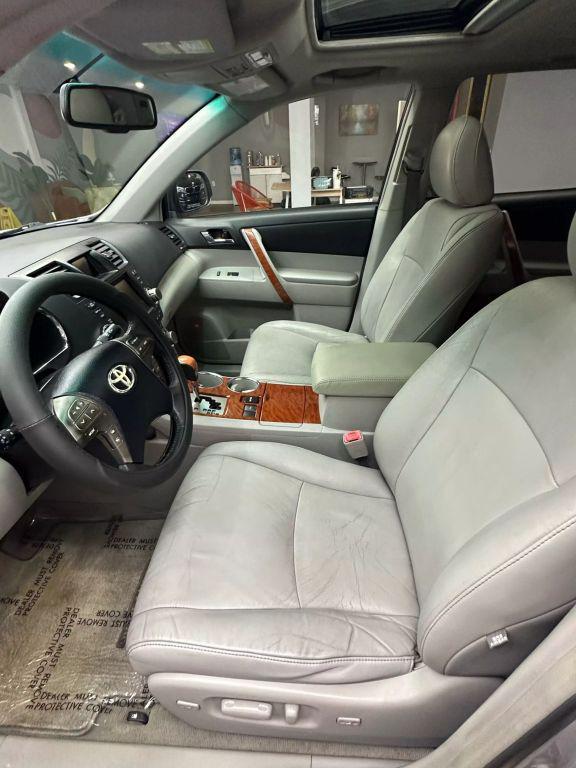 used 2010 Toyota Highlander car, priced at $10,699