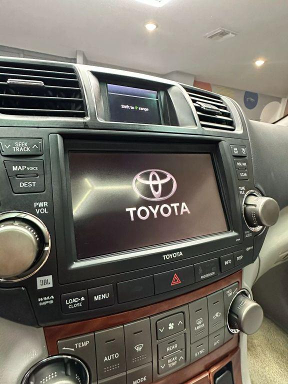 used 2010 Toyota Highlander car, priced at $10,699