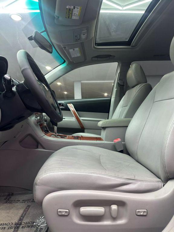 used 2010 Toyota Highlander car, priced at $10,699