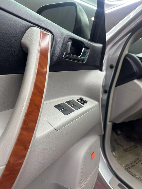 used 2010 Toyota Highlander car, priced at $10,699
