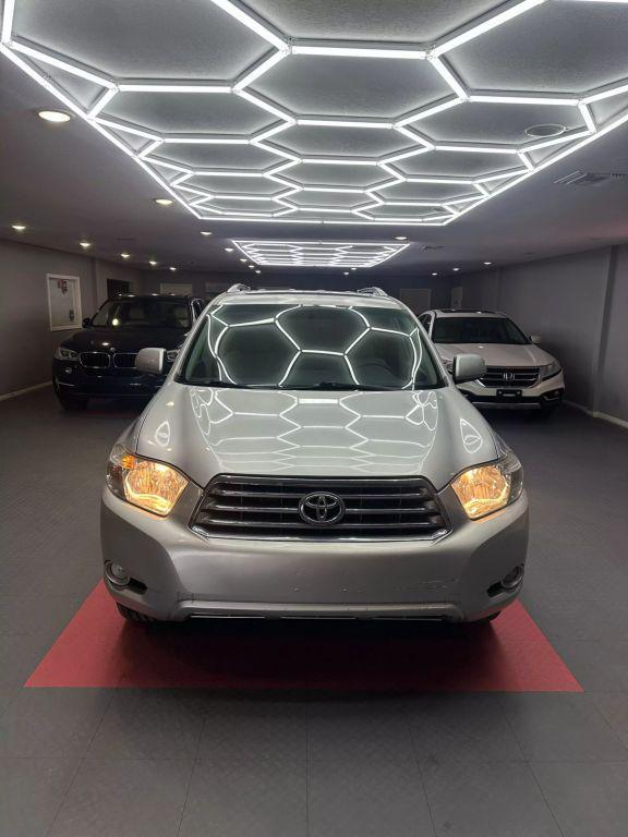 used 2010 Toyota Highlander car, priced at $10,699
