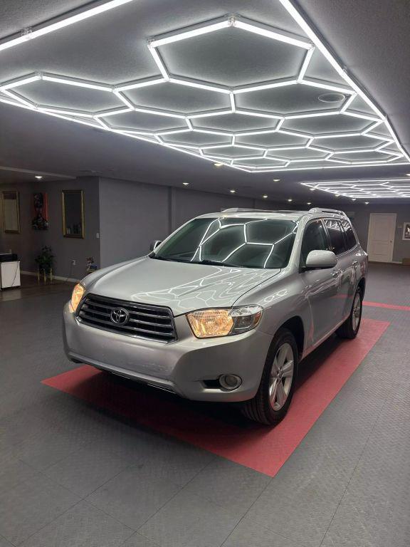 used 2010 Toyota Highlander car, priced at $10,699