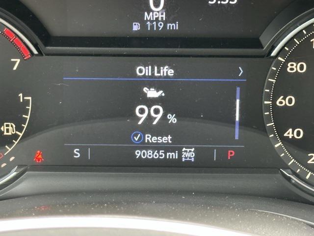 used 2021 Cadillac XT5 car, priced at $22,313