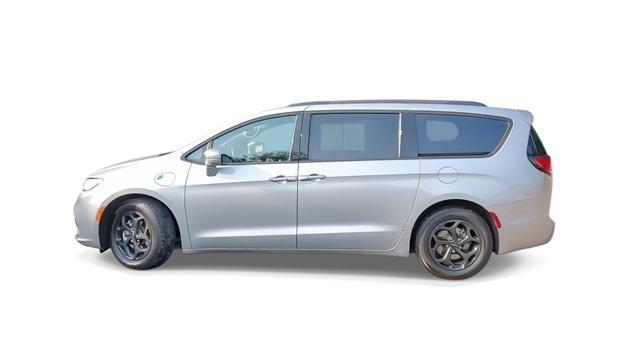 used 2021 Chrysler Pacifica Hybrid car, priced at $27,800