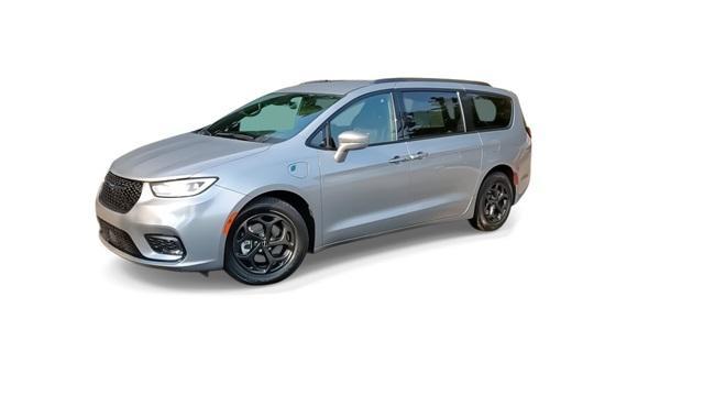 used 2021 Chrysler Pacifica Hybrid car, priced at $27,800