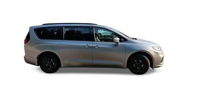 used 2021 Chrysler Pacifica Hybrid car, priced at $27,800