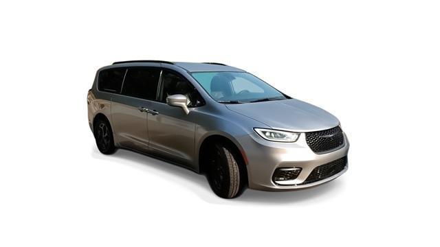 used 2021 Chrysler Pacifica Hybrid car, priced at $27,800