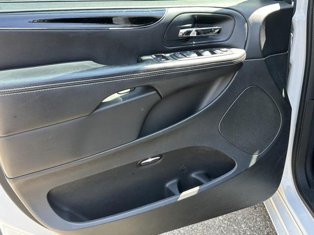used 2014 Chrysler Town & Country car, priced at $4,585