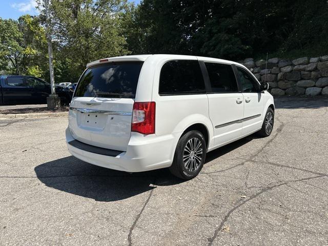 used 2014 Chrysler Town & Country car, priced at $4,585