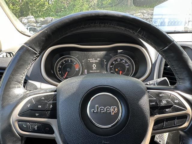 used 2018 Jeep Cherokee car, priced at $11,399