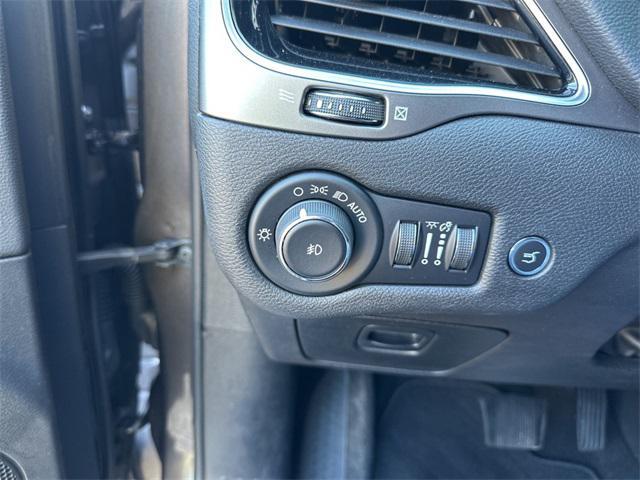 used 2019 Jeep Cherokee car, priced at $16,624