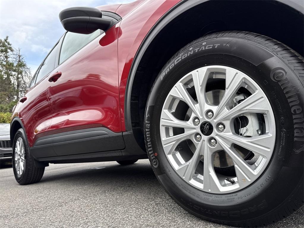 new 2025 Ford Escape car, priced at $32,070