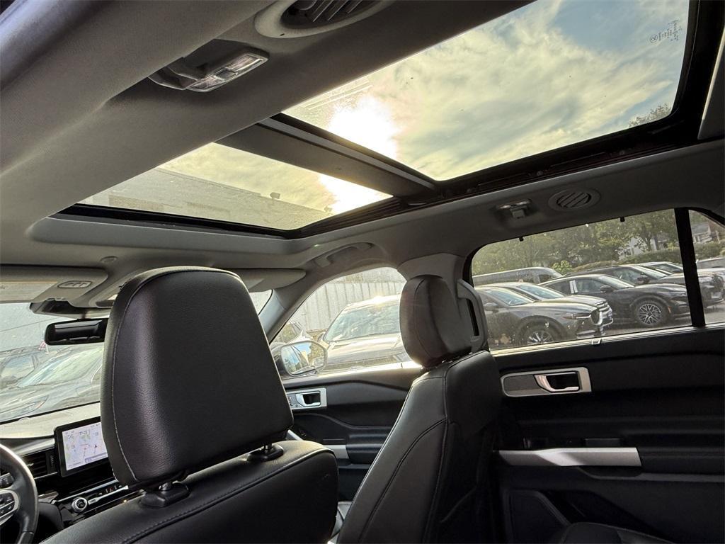 used 2022 Ford Explorer car, priced at $30,900