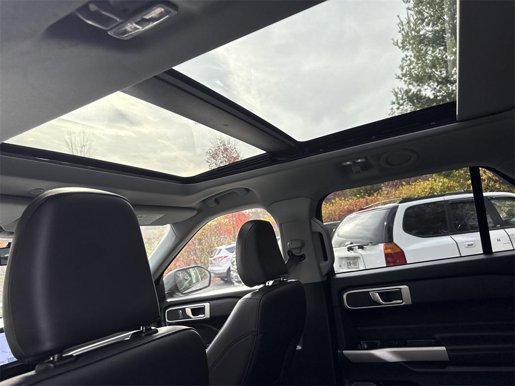 used 2022 Ford Explorer car, priced at $28,500