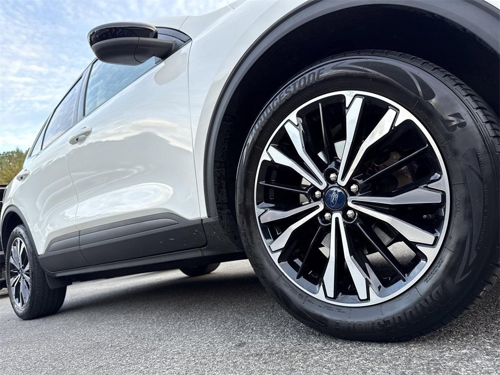 used 2022 Ford Escape car, priced at $20,800