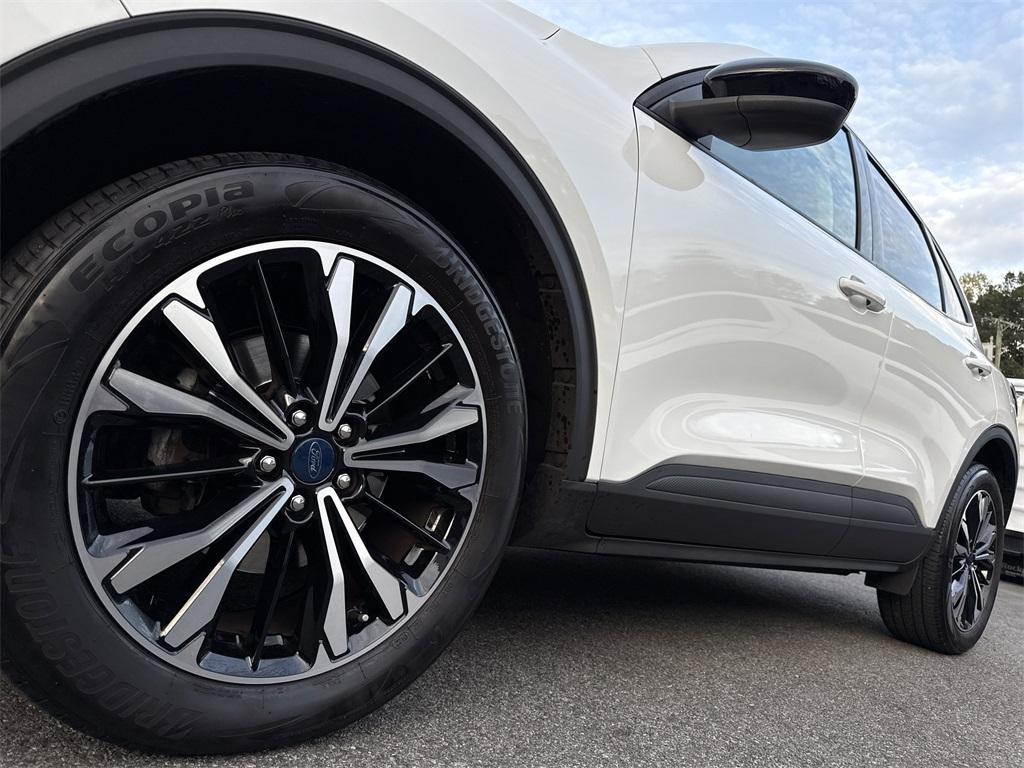 used 2022 Ford Escape car, priced at $20,800