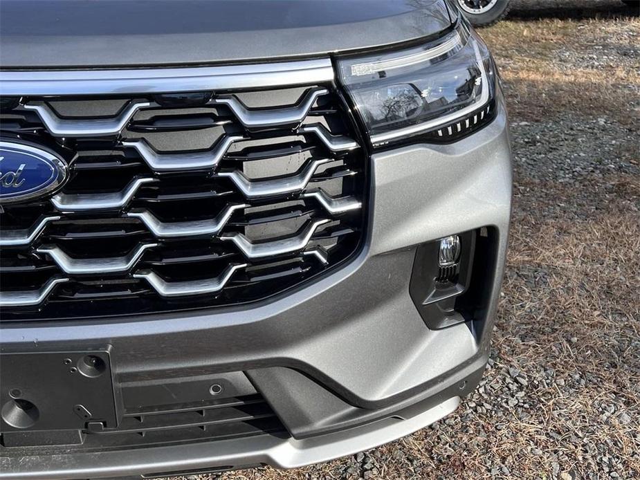 new 2025 Ford Explorer car, priced at $59,165