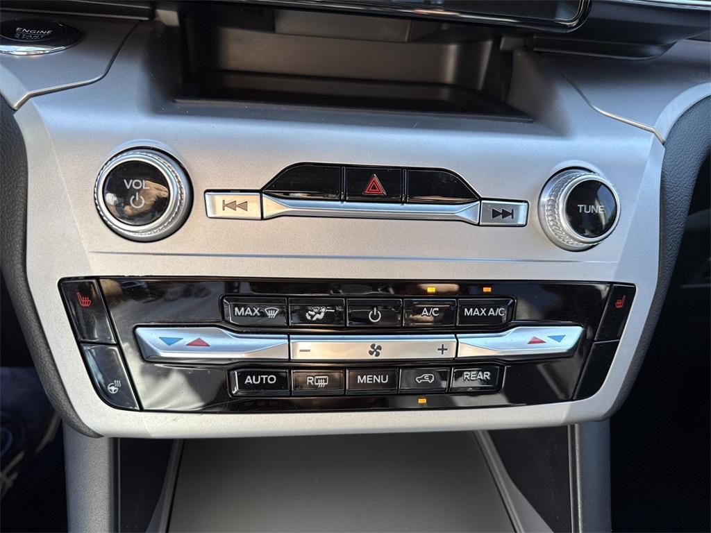 used 2022 Ford Explorer car, priced at $21,900