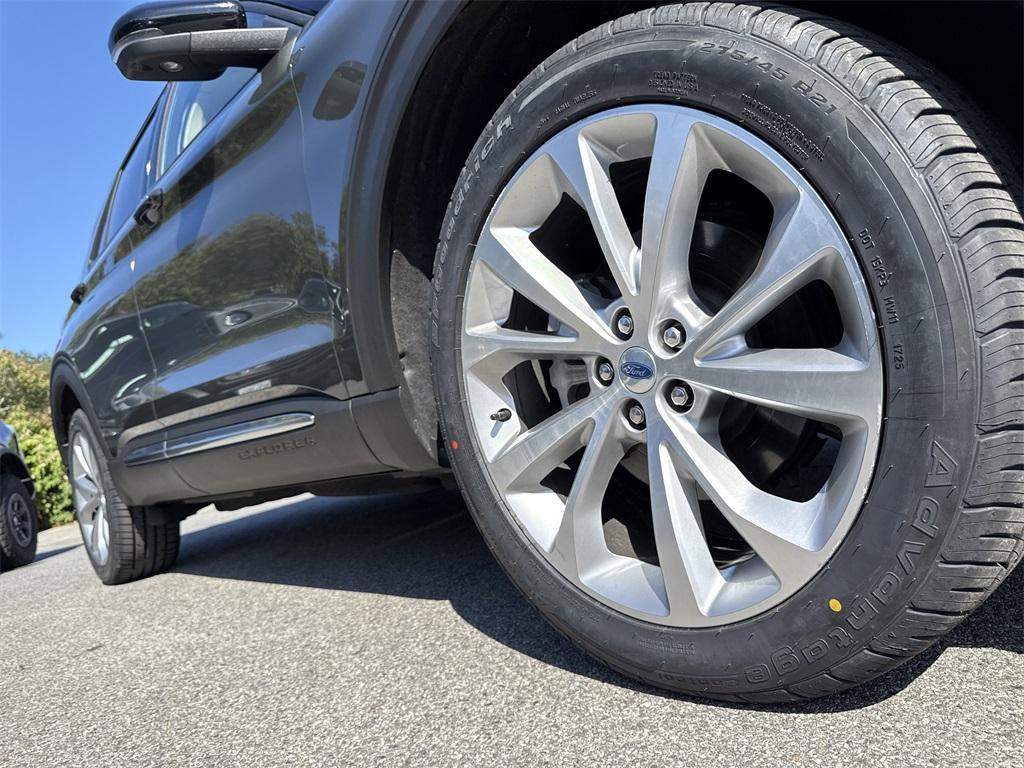 new 2025 Ford Explorer car, priced at $51,975