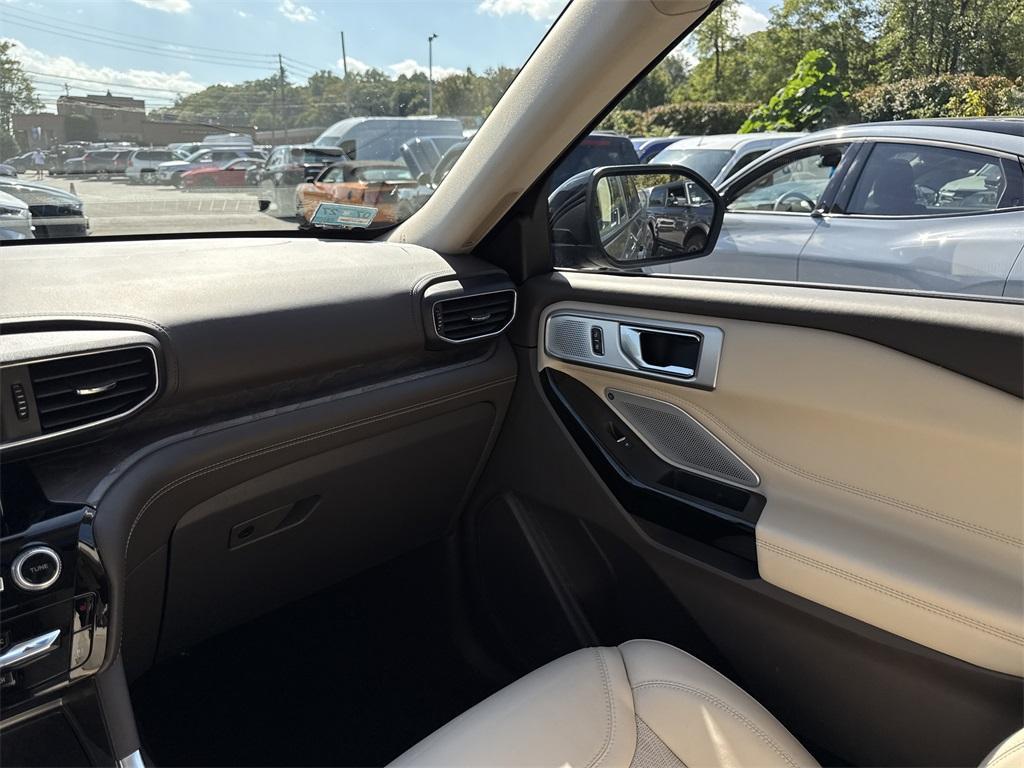 new 2025 Ford Explorer car, priced at $51,975